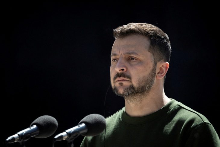 An ninh Ukraine ám sát ông Zelensky làm ‘quà’ nhậm chức cho ông Putin?- Ảnh 1. Tổng thống Ukraine Volodymyr Zelensky - Ảnh: REUTERS